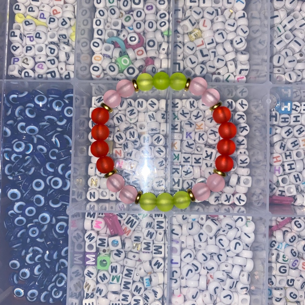3 for 12$ 🌸 Strawberry Shortcake themed friendship bracelets - Picture 2 of 4
